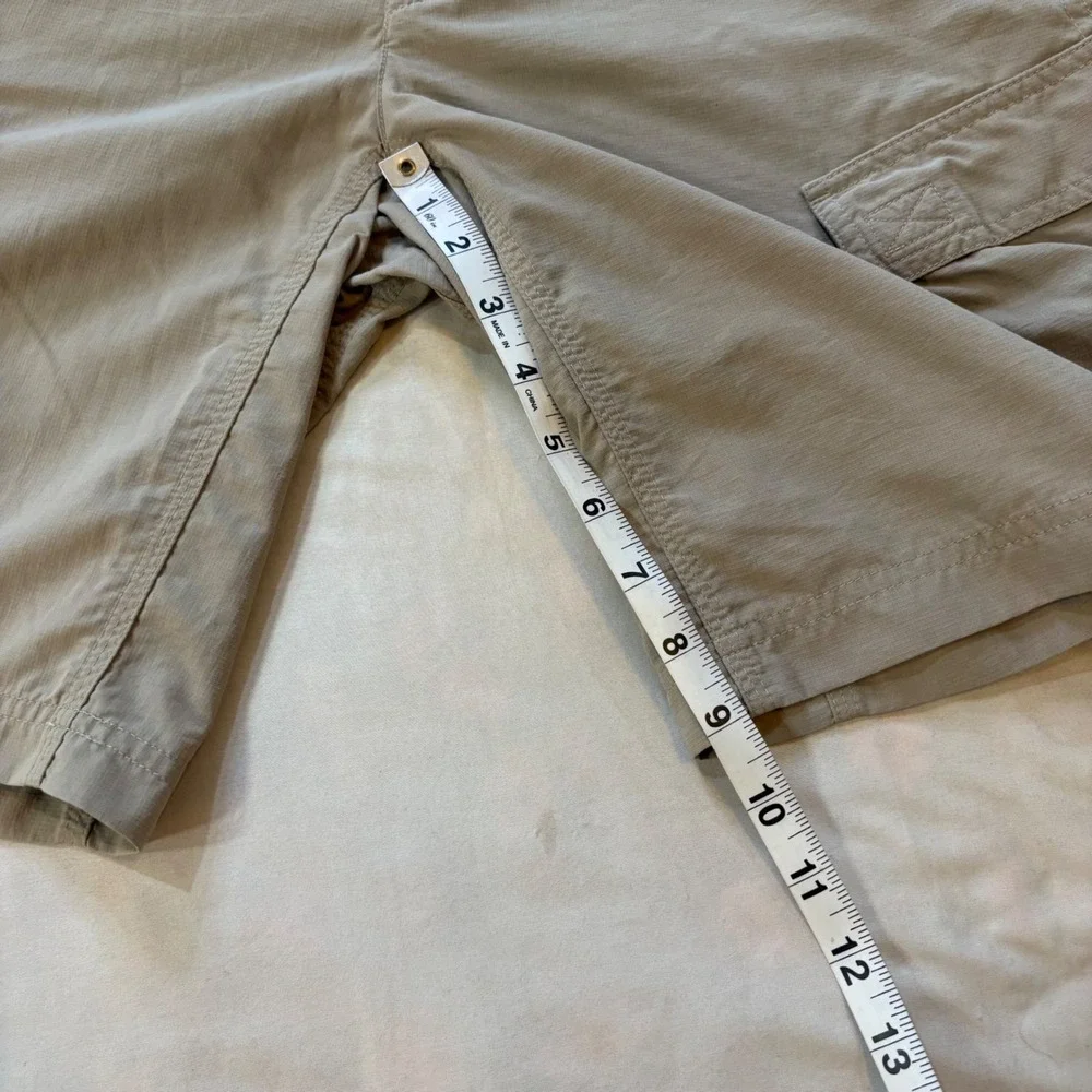 The North Face Mens Khaki Tan Nylon Cargo Hiking Shorts Outdoors size 32‎